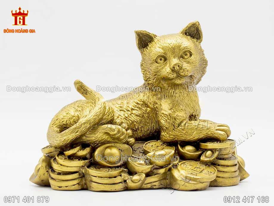 Tượng mèo phong thủy bằng đồng hoặc dát vàng 24k có độ bền cao, an tâm sử dụng